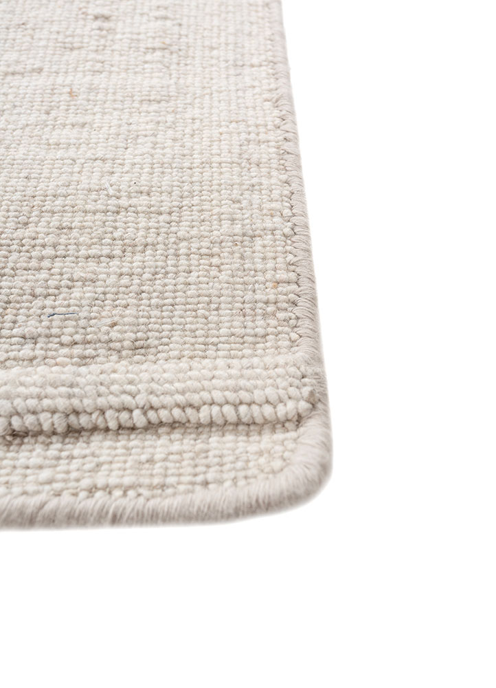 saga ivory wool hand loom Rug - Corner
