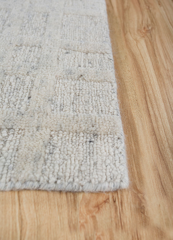 tesoro ivory wool hand loom Rug - Corner