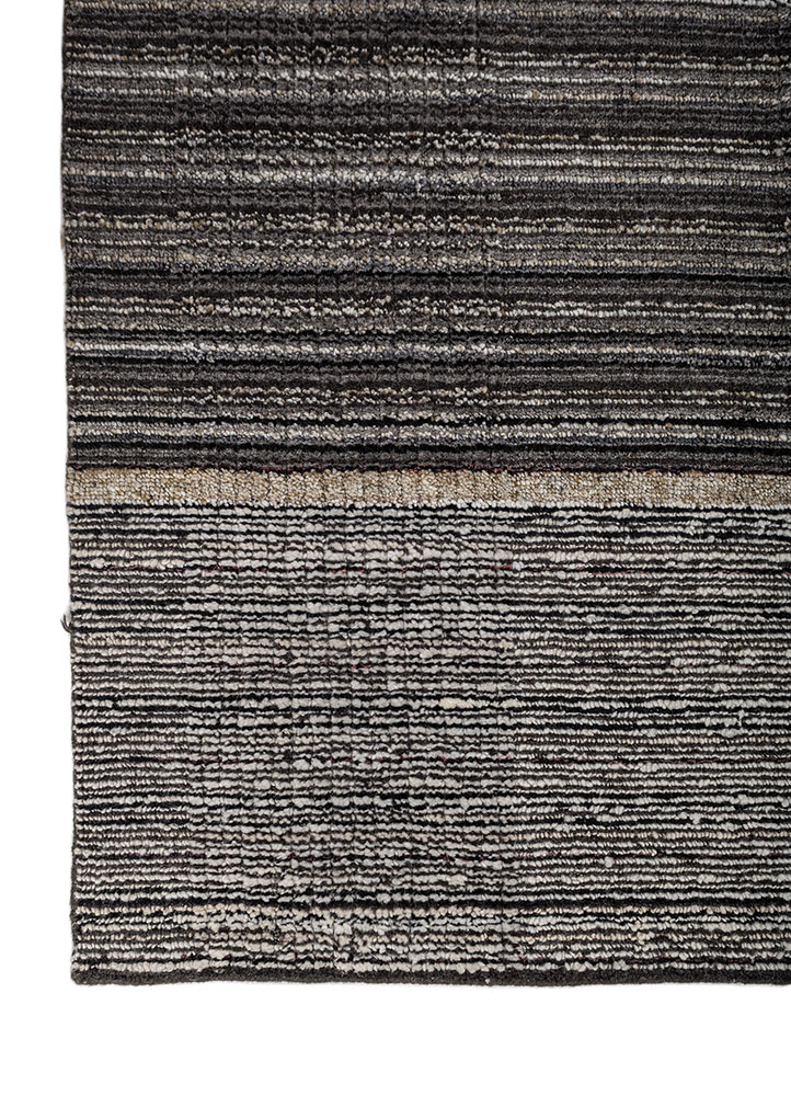 saga green wool and viscose hand loom Rug - Corner