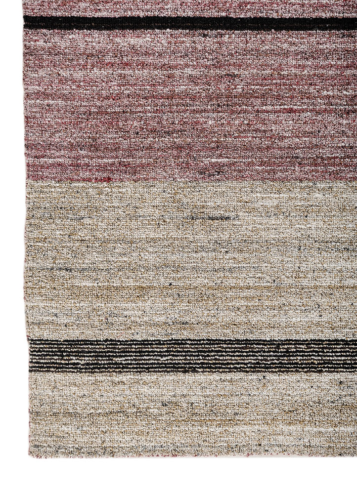 saga red and orange wool and viscose hand loom Rug - Corner