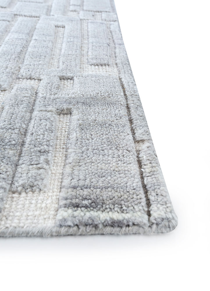 manifest ivory wool hand knotted Rug - Corner
