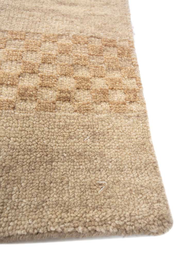 thyme gold wool hand knotted Rug - Corner