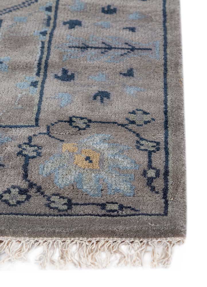 savana grey and black wool hand knotted Rug - Corner