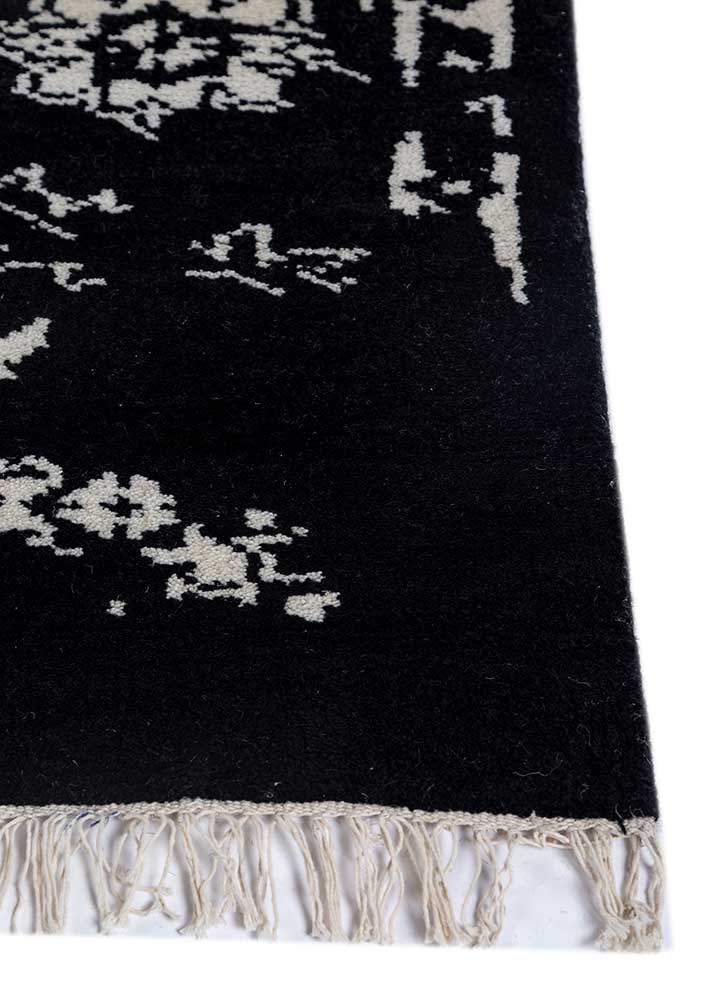 savana ivory wool hand knotted Rug - Corner