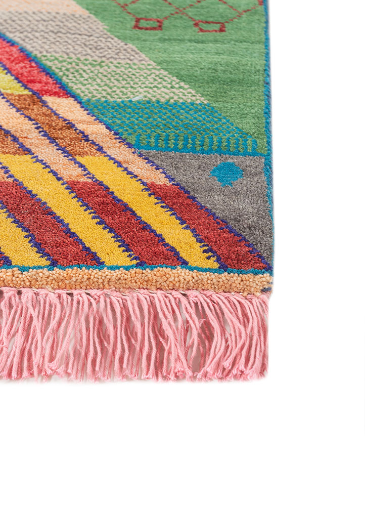 manchaha red and orange wool hand knotted Rug - Corner