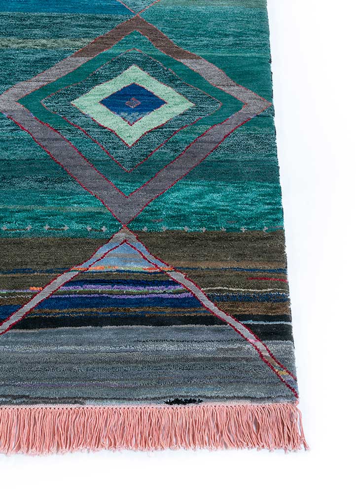 freedom manchaha green wool hand knotted Rug - Corner