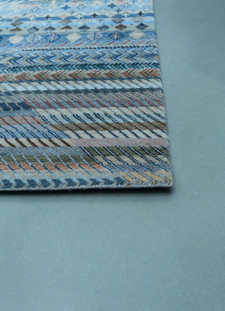 manchaha blue wool and bamboo silk hand knotted Rug - Corner