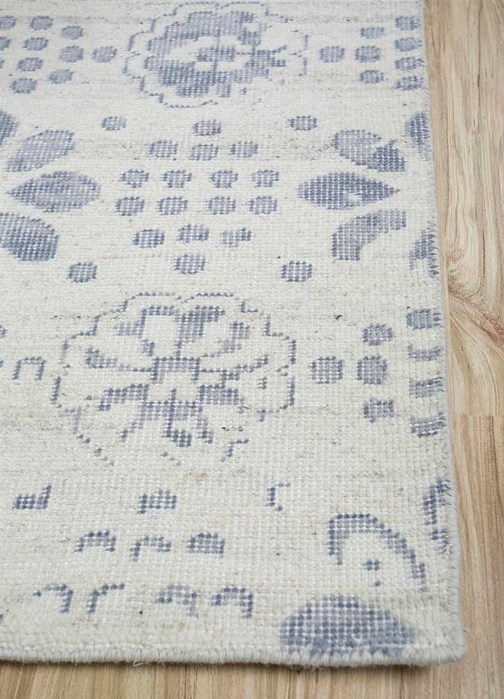 erbe ivory wool hand knotted Rug - Corner