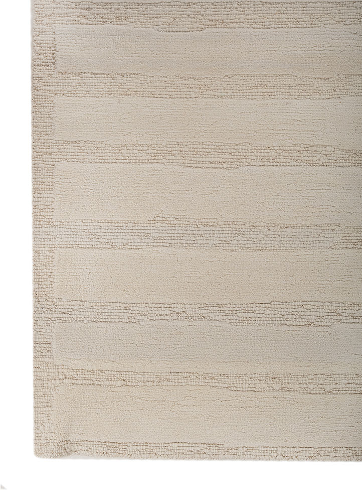 zuri ivory marino wool hand knotted Rug - Corner