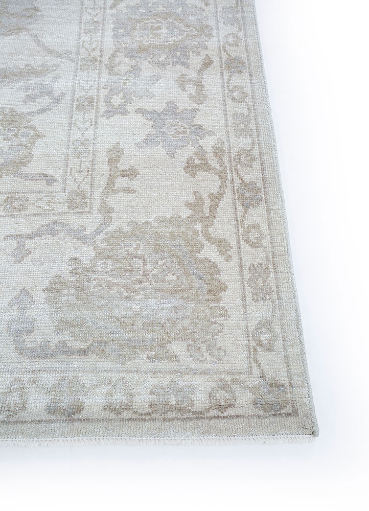 erbe ivory wool hand knotted Rug - Corner
