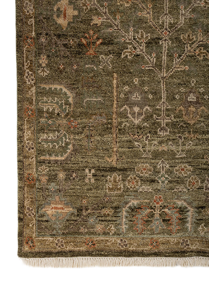 erbe green wool hand knotted Rug - Corner