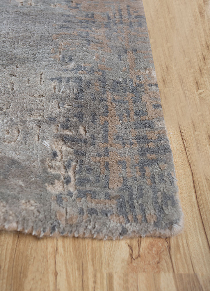 uvenuti ivory wool and bamboo silk hand knotted Rug - Corner