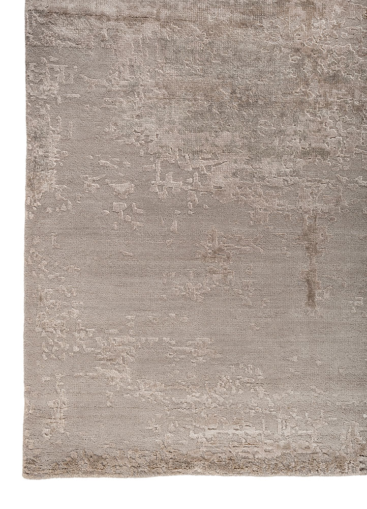 uvenuti ivory wool and bamboo silk hand knotted Rug - Corner