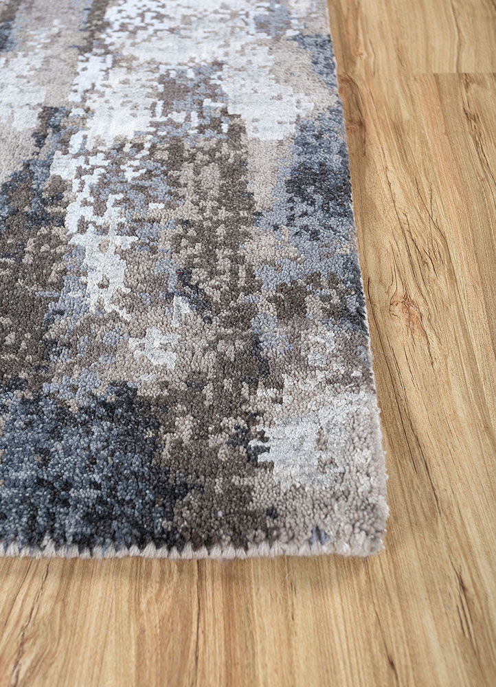 uvenuti ivory wool and bamboo silk hand knotted Rug - Corner