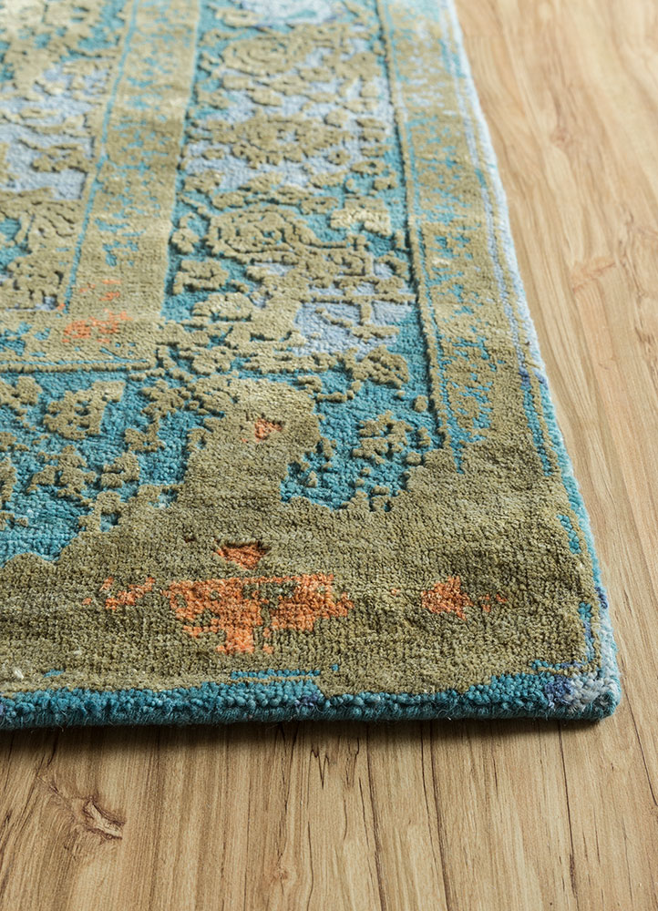 far east green wool and silk hand knotted Rug - Corner