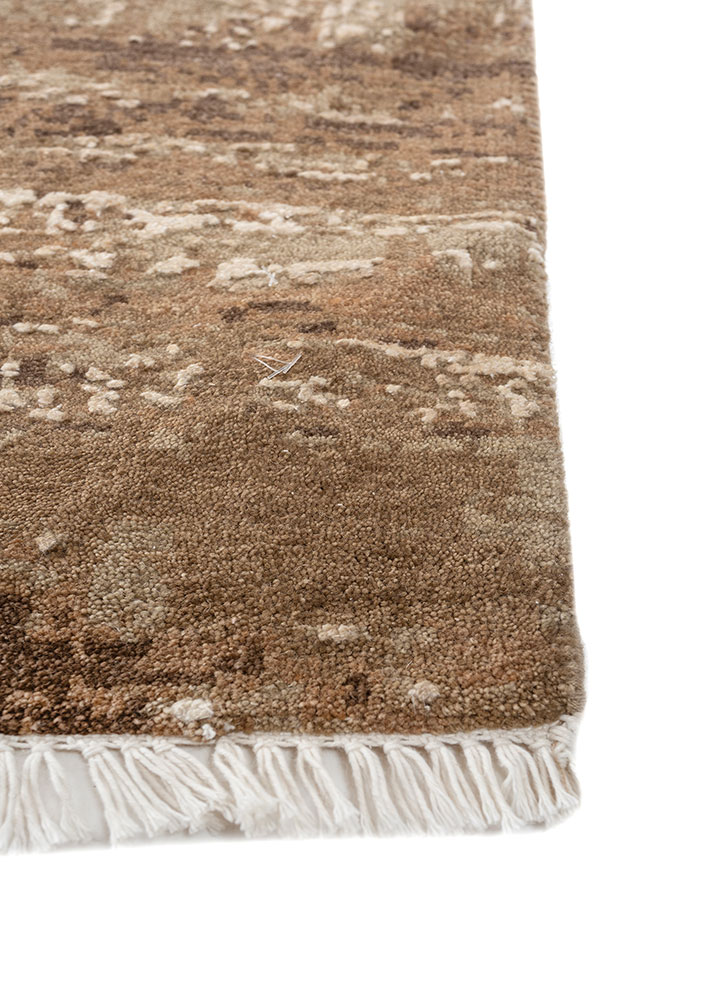 entropy ivory wool and silk hand knotted Rug - Corner