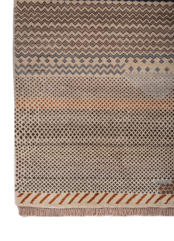 manchaha ivory wool and silk hand knotted Rug - Corner