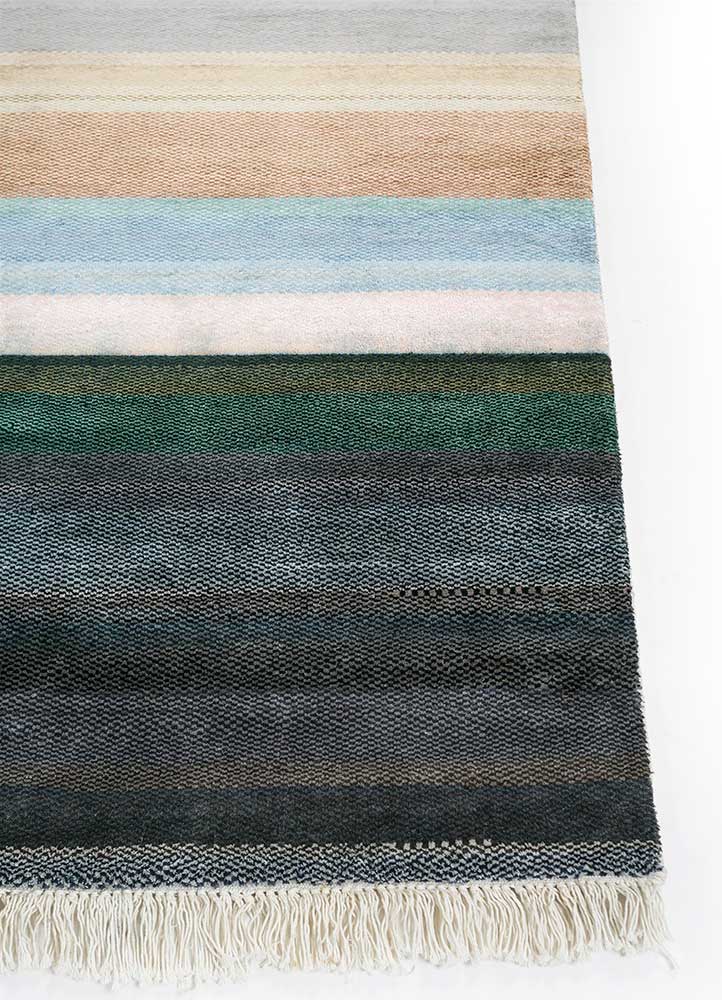 manchaha ivory silk hand knotted Rug - Corner
