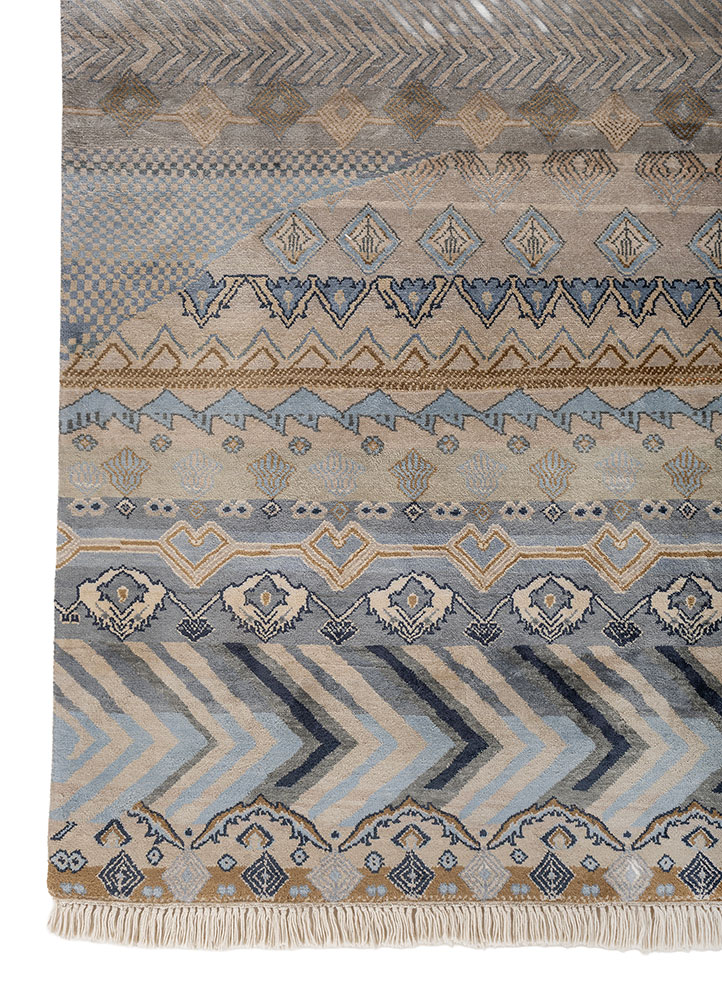 manchaha grey and black silk hand knotted Rug - Corner