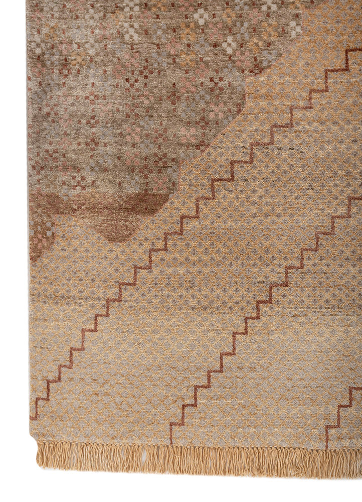 manchaha gold wool and silk hand knotted Rug - Corner