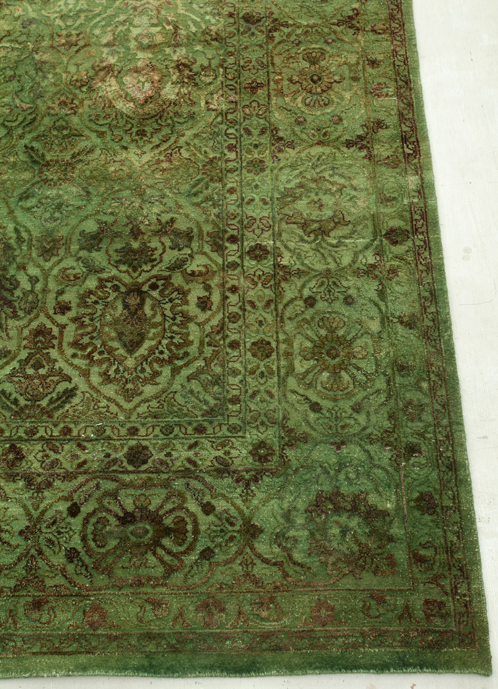 lacuna green wool and silk hand knotted Rug - Corner