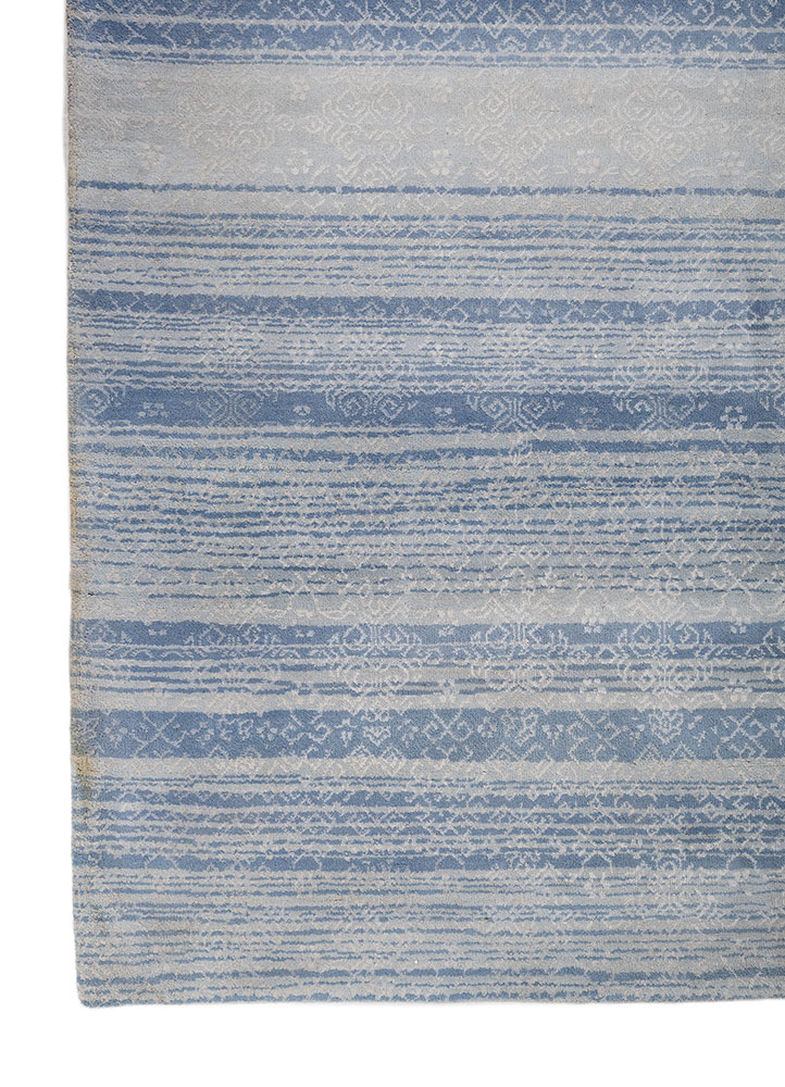 viscaya blue wool and silk hand knotted Rug - Corner