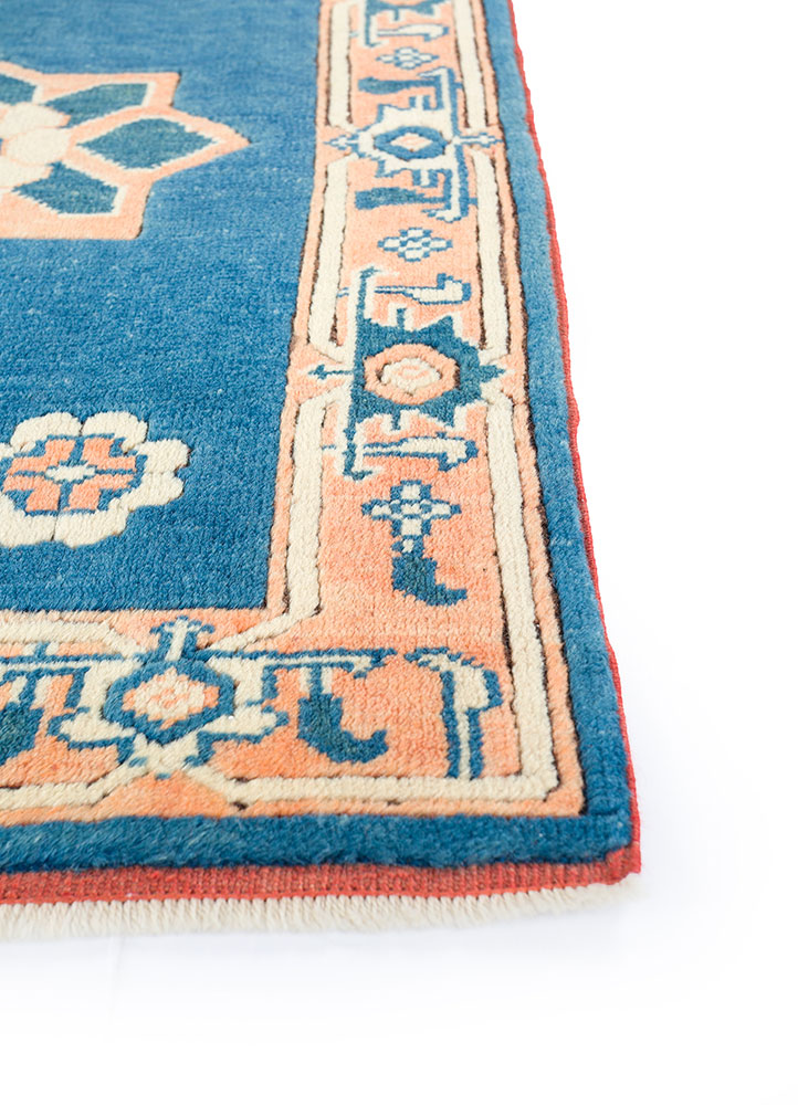 nuray blue wool hand knotted Rug - Corner
