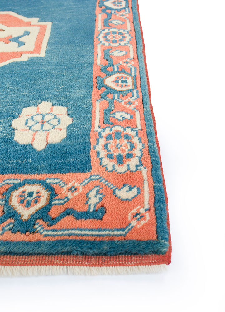 nuray blue wool hand knotted Rug - Corner