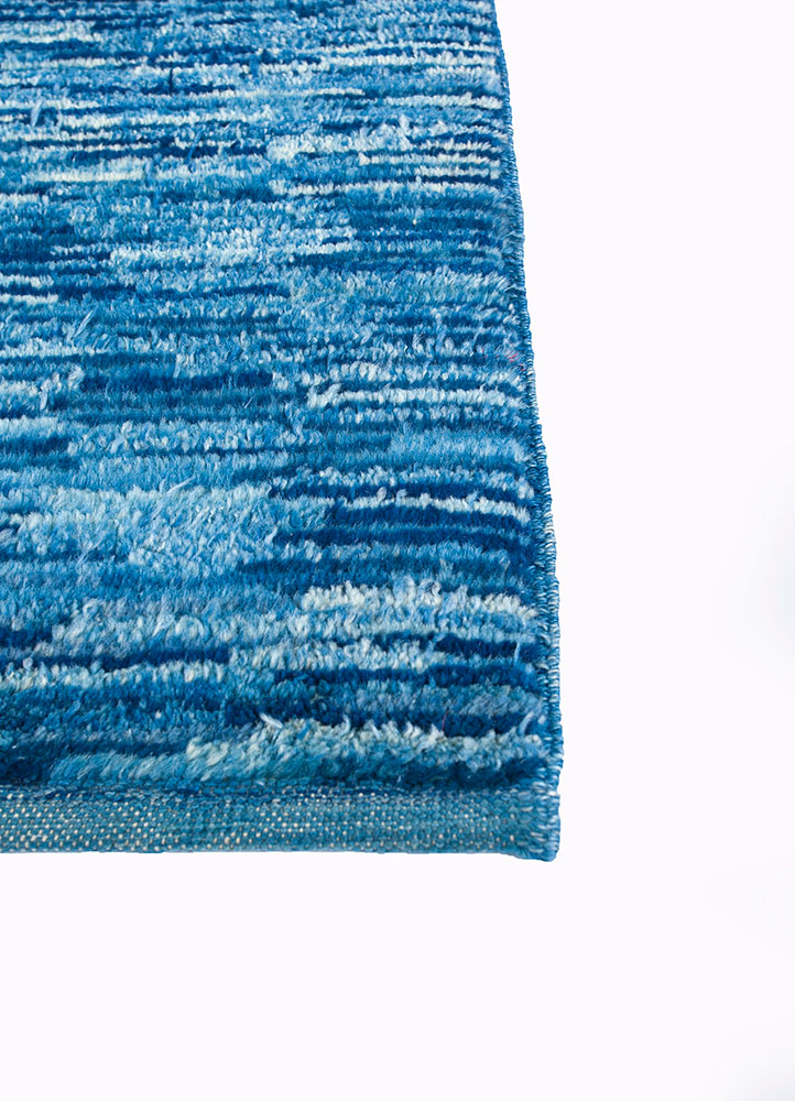 nuray blue wool hand knotted Rug - Corner