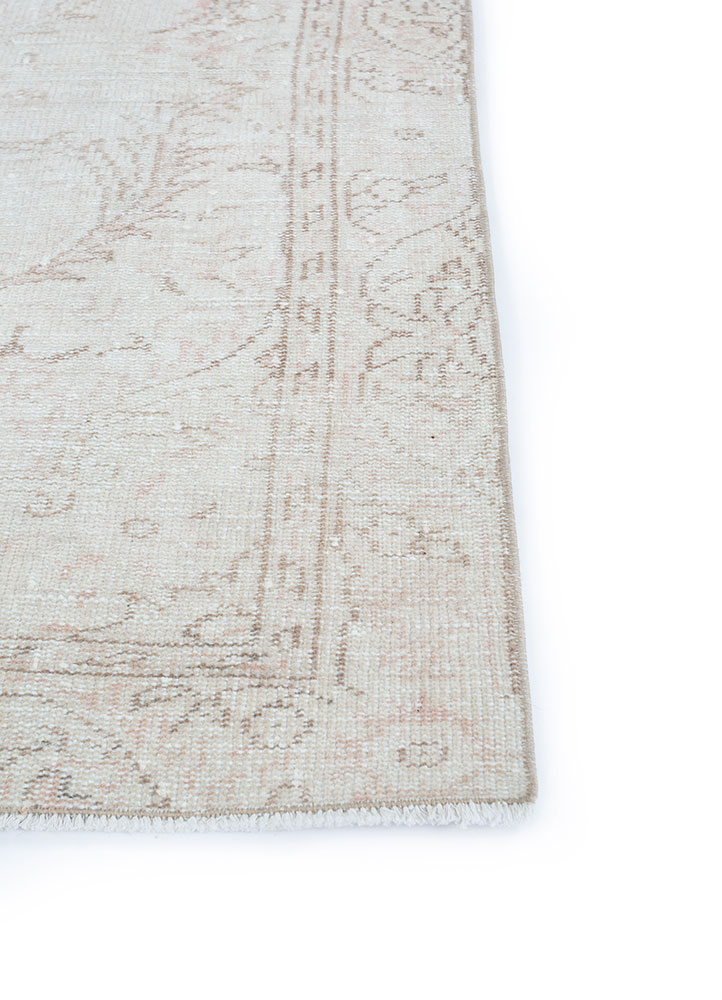 vintage beige and brown wool hand knotted Rug - Corner