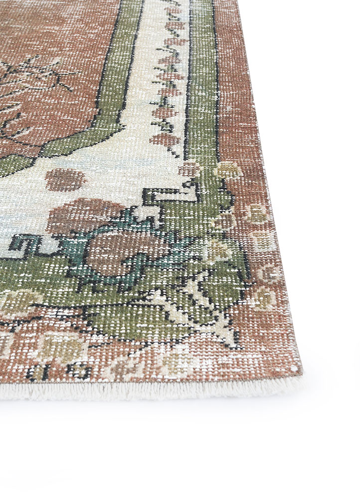 vintage beige and brown wool hand knotted Rug - Corner