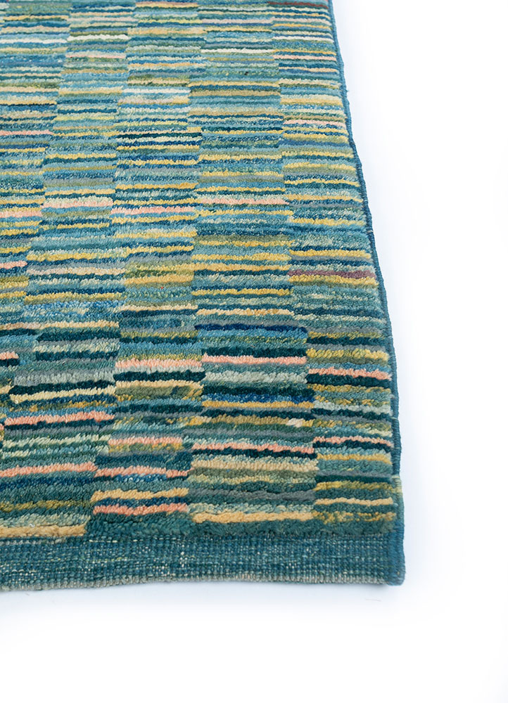 nuray green wool hand knotted Rug - Corner