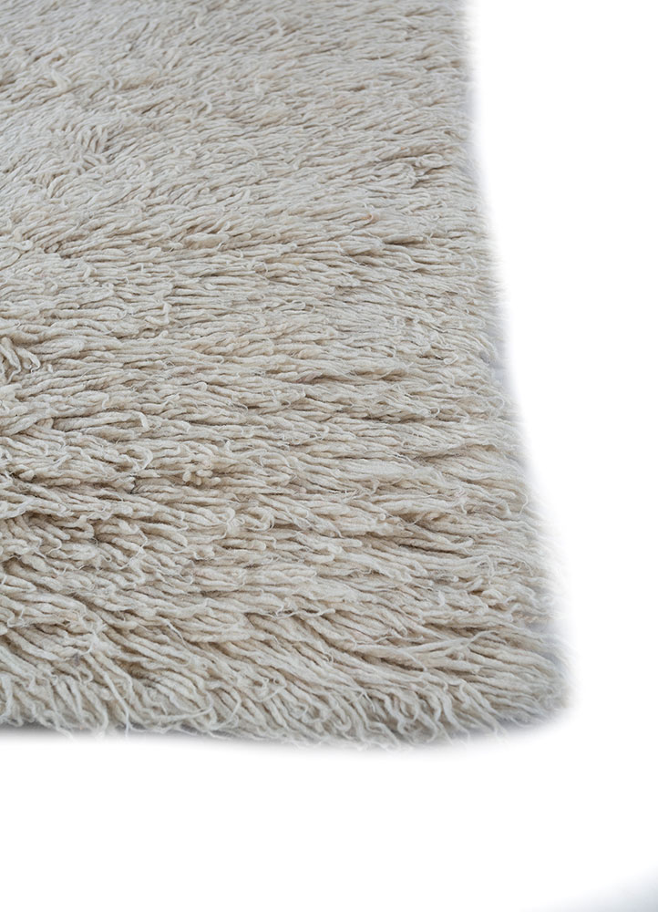 zuri ivory wool hand knotted Rug - Corner