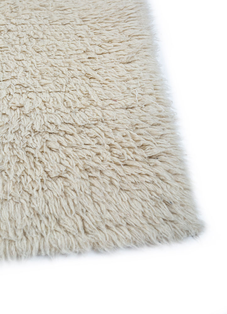 zuri ivory wool hand knotted Rug - Corner