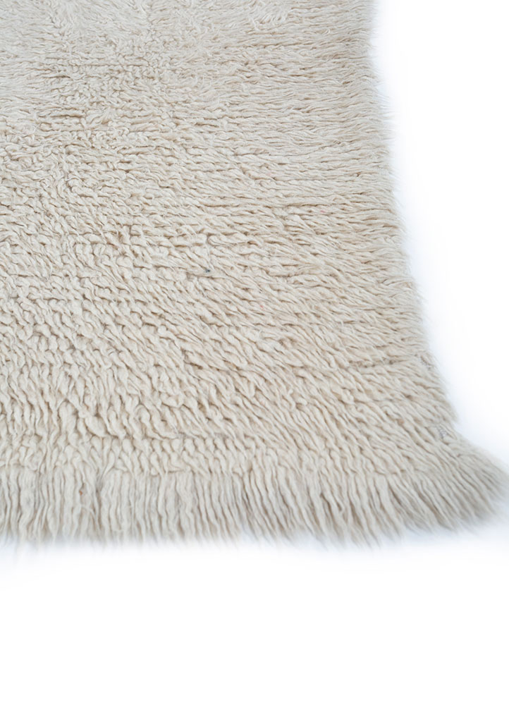 zuri ivory wool hand knotted Rug - Corner