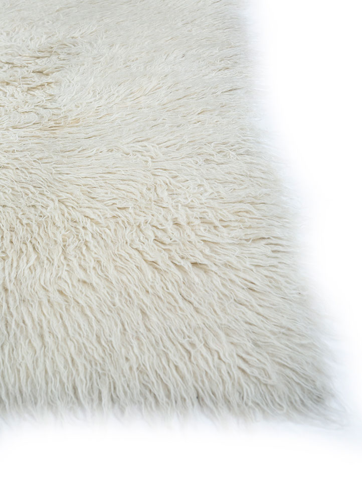 zuri ivory wool hand knotted Rug - Corner