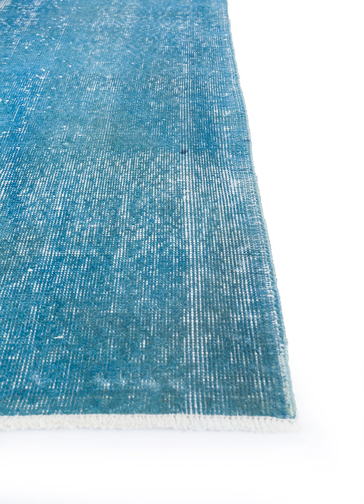 lacuna blue wool hand knotted Rug - Corner