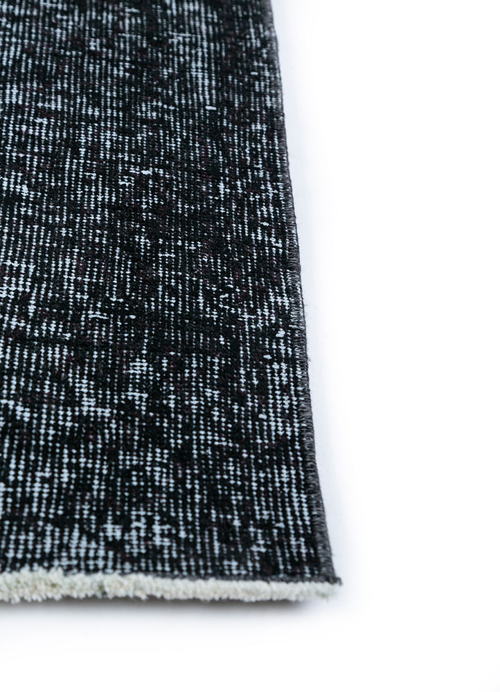 lacuna grey and black wool hand knotted Rug - Corner
