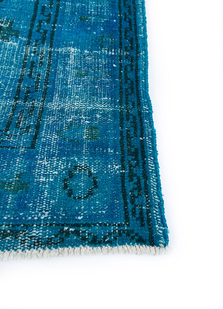lacuna blue wool hand knotted Rug - Corner