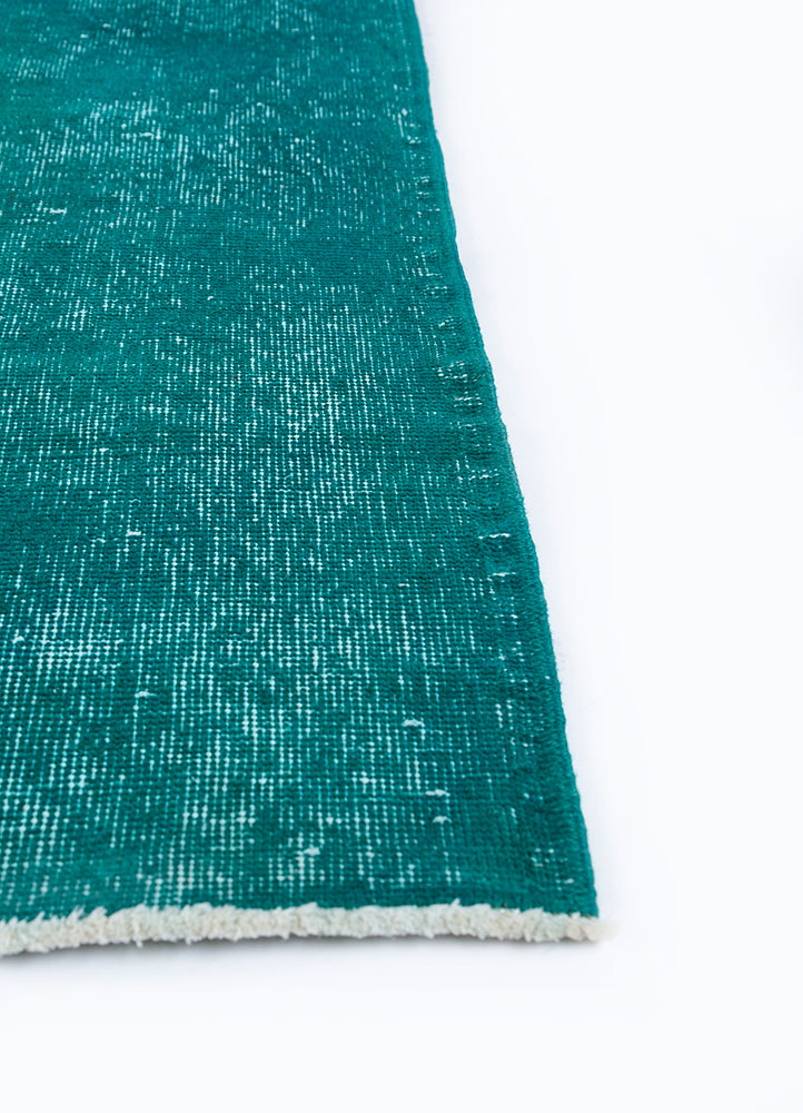 lacuna blue wool hand knotted Rug - Corner