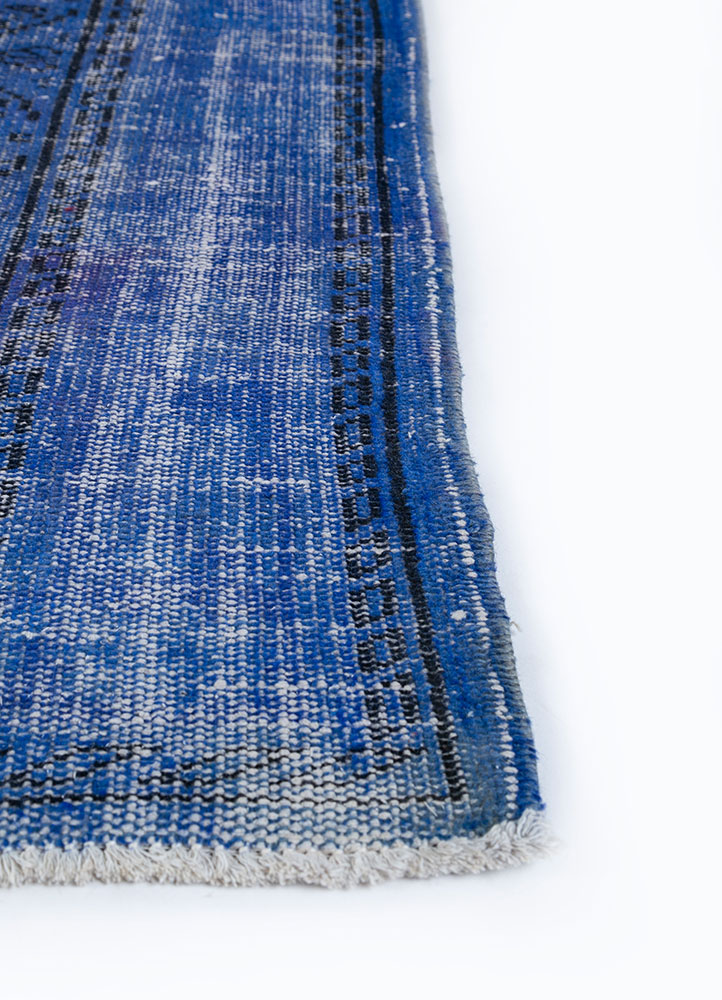 lacuna blue wool hand knotted Rug - Corner