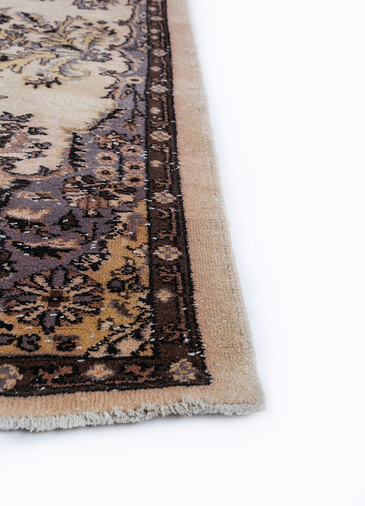 vintage pink and purple wool hand knotted Rug - Corner