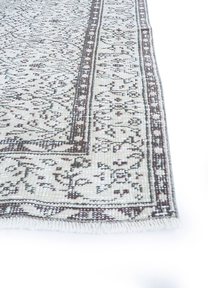 vintage grey and black wool hand knotted Rug - Corner