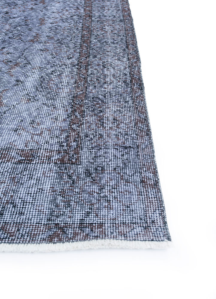 lacuna grey and black wool hand knotted Rug - Corner