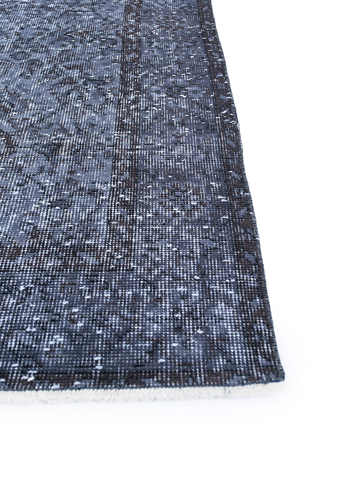 lacuna grey and black wool hand knotted Rug - Corner