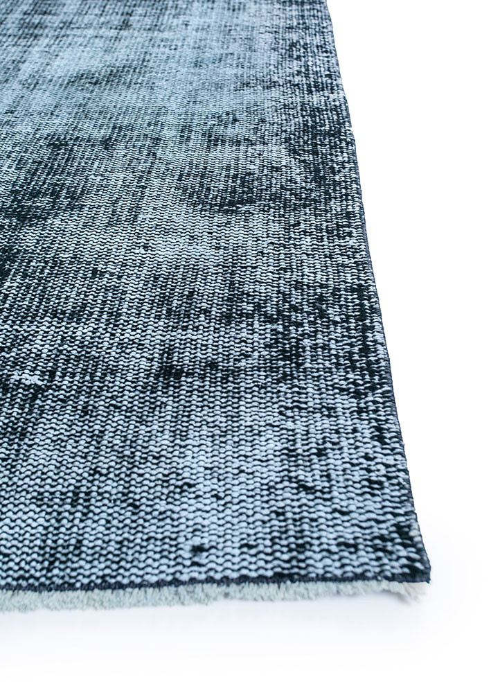 lacuna blue wool hand knotted Rug - Corner