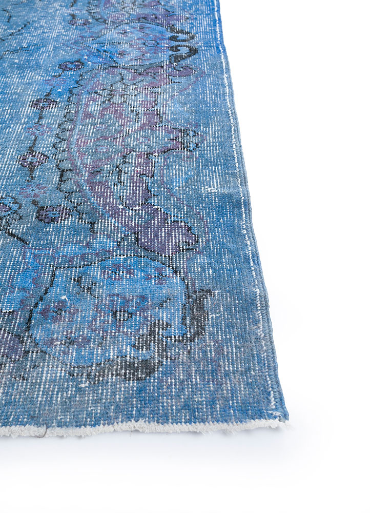 lacuna blue wool hand knotted Rug - Corner