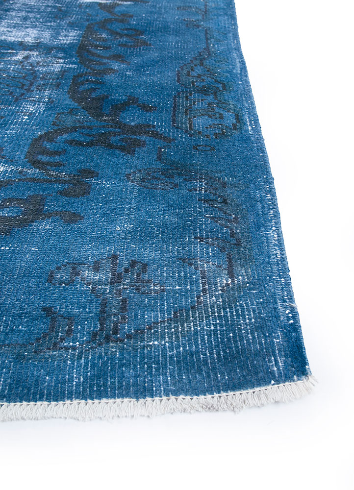 lacuna blue wool hand knotted Rug - Corner
