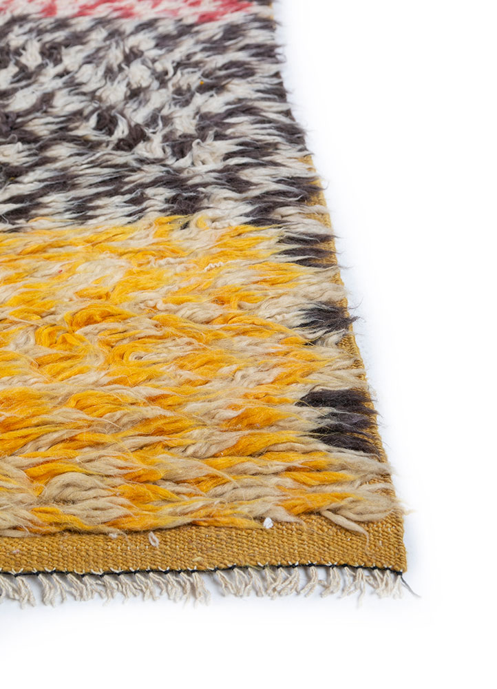 zuri red and orange wool hand knotted Rug - Corner