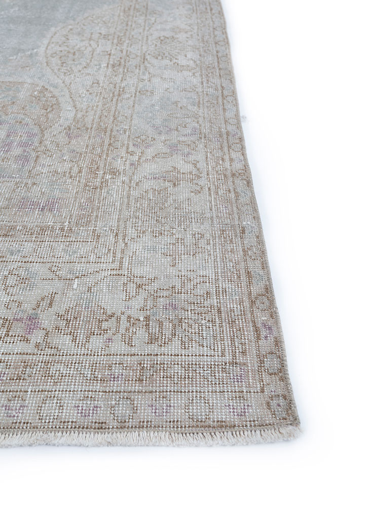 vintage blue wool hand knotted Rug - Corner